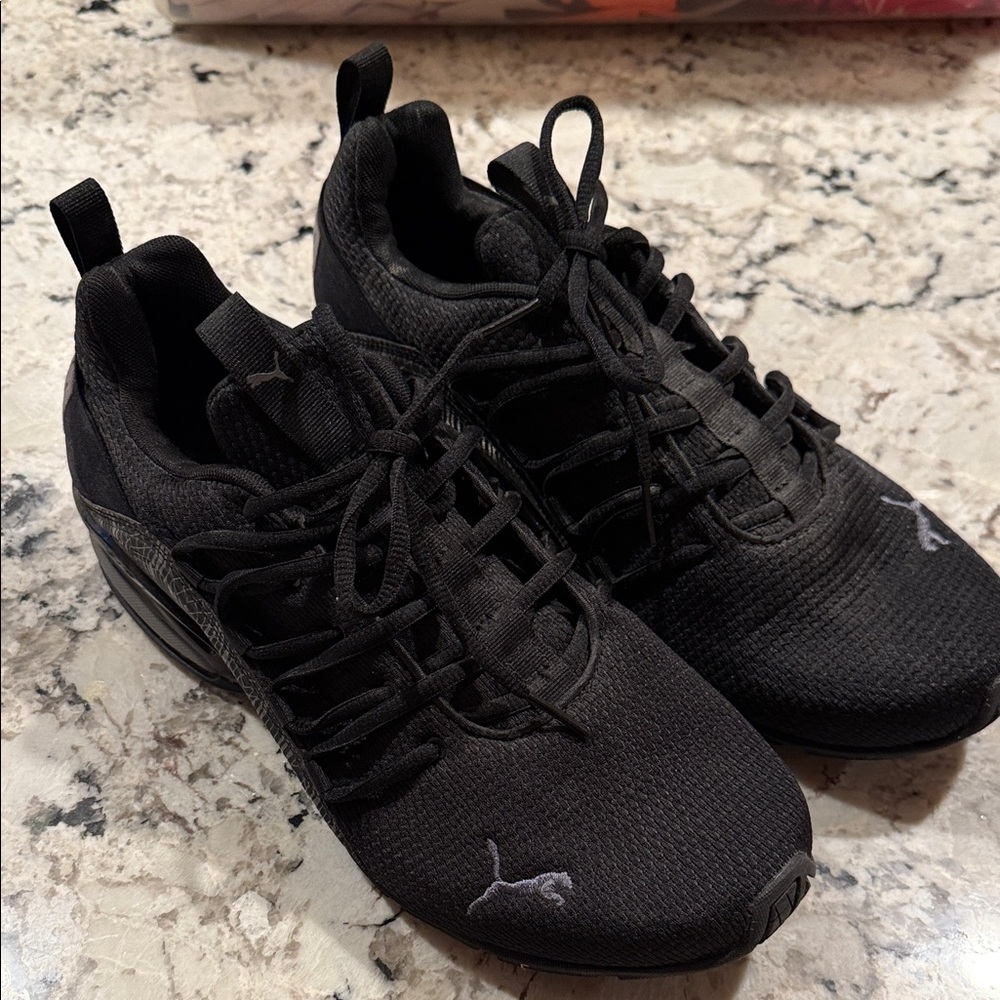 Puma Men's Black Mesh Athletic Shoes size 10